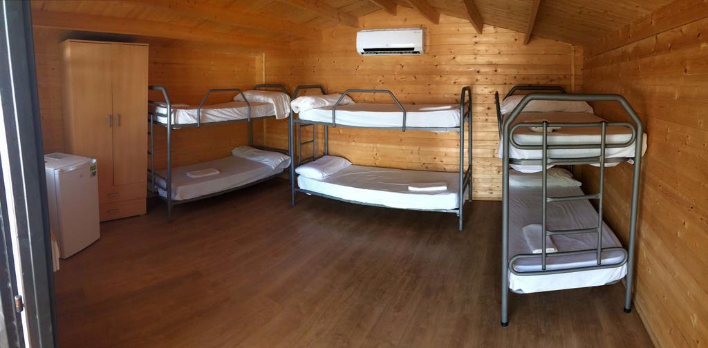 Camping Valdearenas Iznajar Bagian luar foto