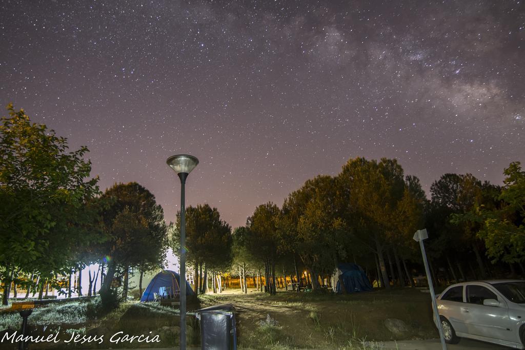 Camping Valdearenas Iznajar Bagian luar foto