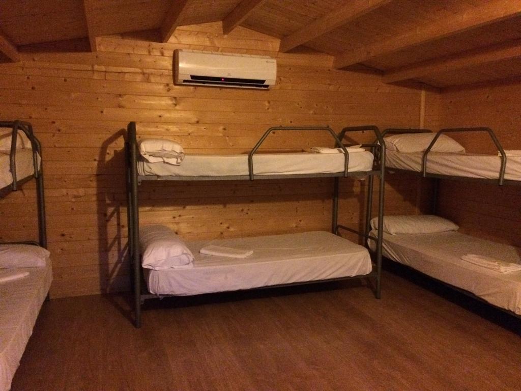 Camping Valdearenas Iznajar Bagian luar foto
